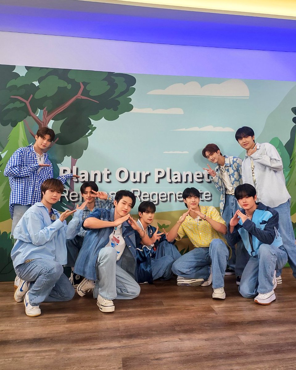 mofa_koreaz's tweet image. The 9 members of YOUNITE (@YOUNITE_offcl) have put their heads together for the quiz session with the goal of planting trees! Also, don’t miss out on Sion’s cute expressions and Kyungmun and Hyunseung’s improvised couple dance! Make sure to tune in to the KOREAZ YouTube channel