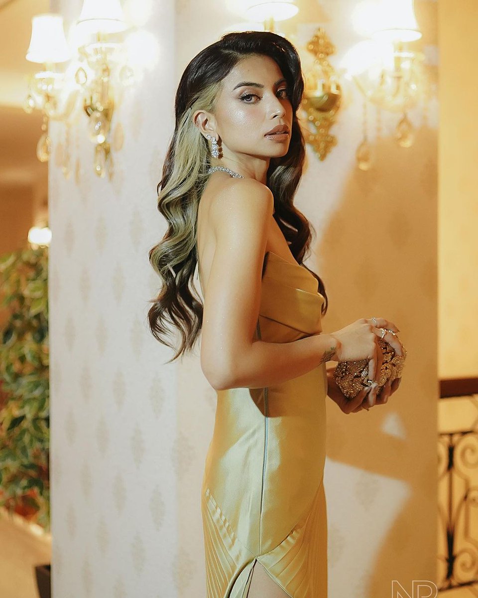 GMADrama's tweet photo. We know a queen when we see one! Glaiza De Castro is the definition of perfection during the #GMAGala2023! ✨ 

Catch her on #TheSeedOfLove, weekdays at 4:05 PM on GMA Afternoon Prime

📸 : glaizaredux on IG https://t.co/vKb7q0PhPC