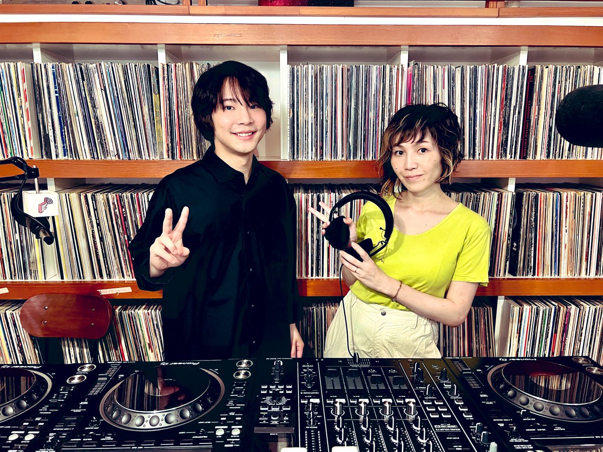 yukikawamura821's tweet photo. 毎週月曜21時O.A中 #blockfm shibuya OIRAN chill out radio…今夜のゲストは、昨年にフォーライフからデビューしたシンガーソングライター #Remay さんをお迎えします!前半はカワムラユキによる季節のバレアリック選曲をお届け☞ https://t.co/Vi5hFCkDKy https://t.co/VTHkYvWYDg