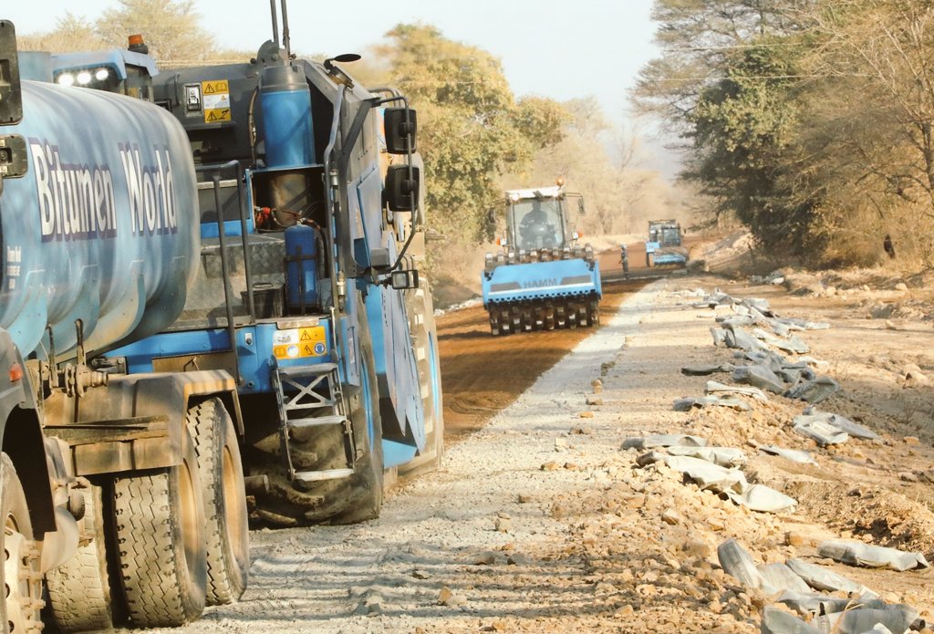 zinaraZW's tweet photo. Its sunrise along the Bulawayo-Victoria Falls Road as works to repair the road have begun. 

#Progress https://t.co/oC8NWkX9Bo