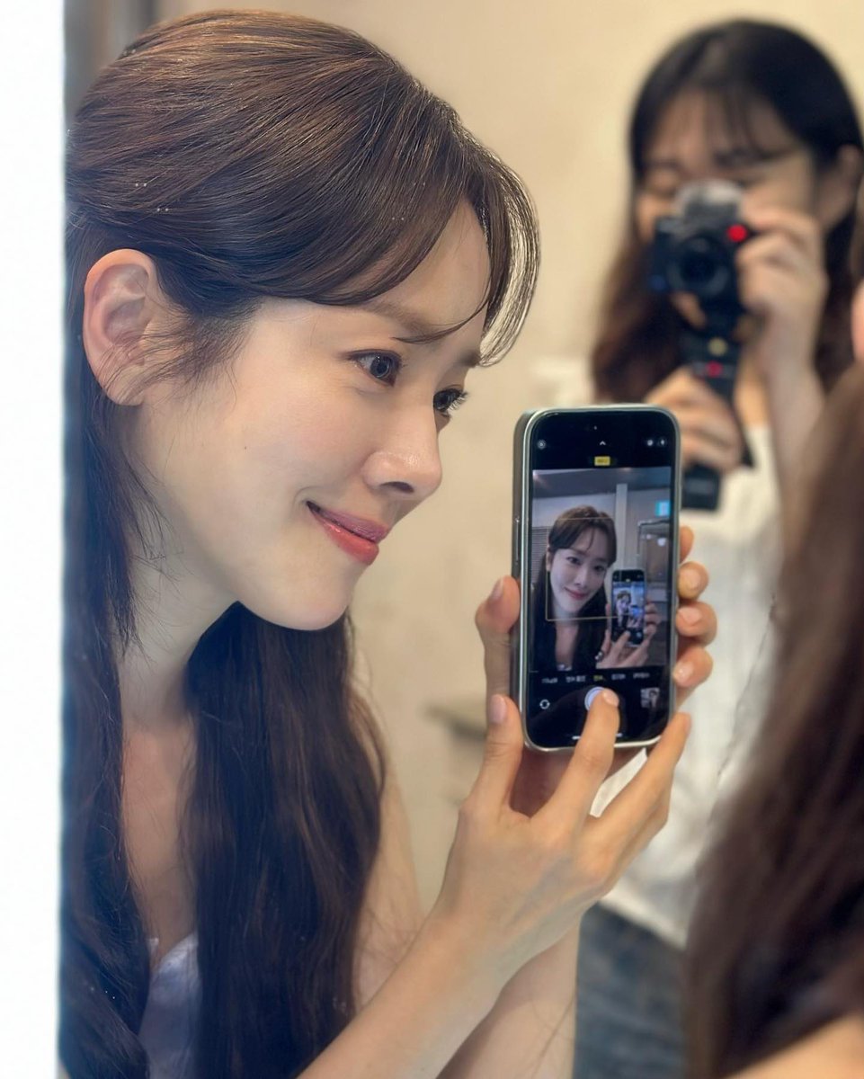 loverdramas's tweet photo. 한지민 거울셀카 본 순간 언어능력 상실 https://t.co/aevNkXxaJz