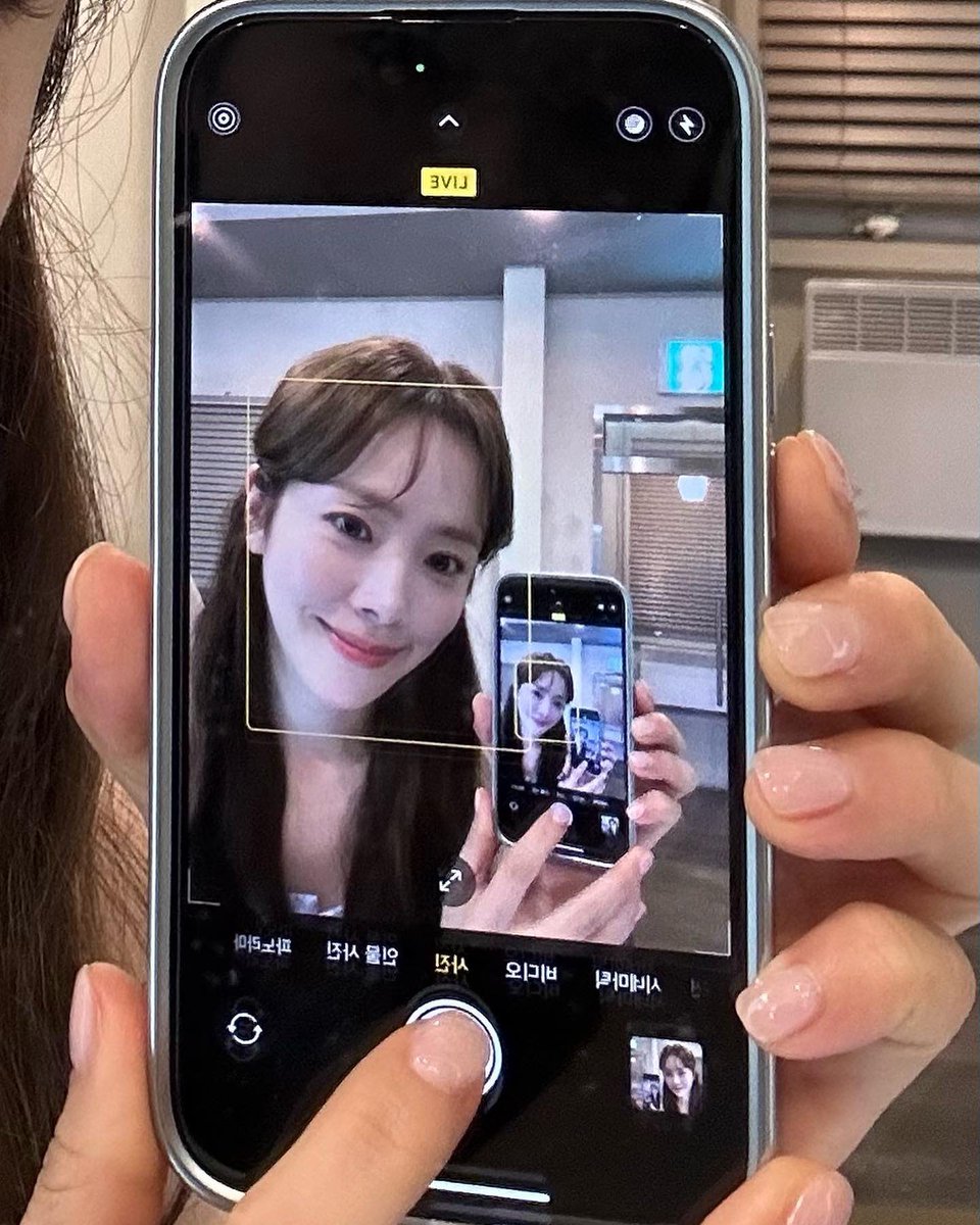 loverdramas's tweet photo. 한지민 거울셀카 본 순간 언어능력 상실 https://t.co/aevNkXxaJz