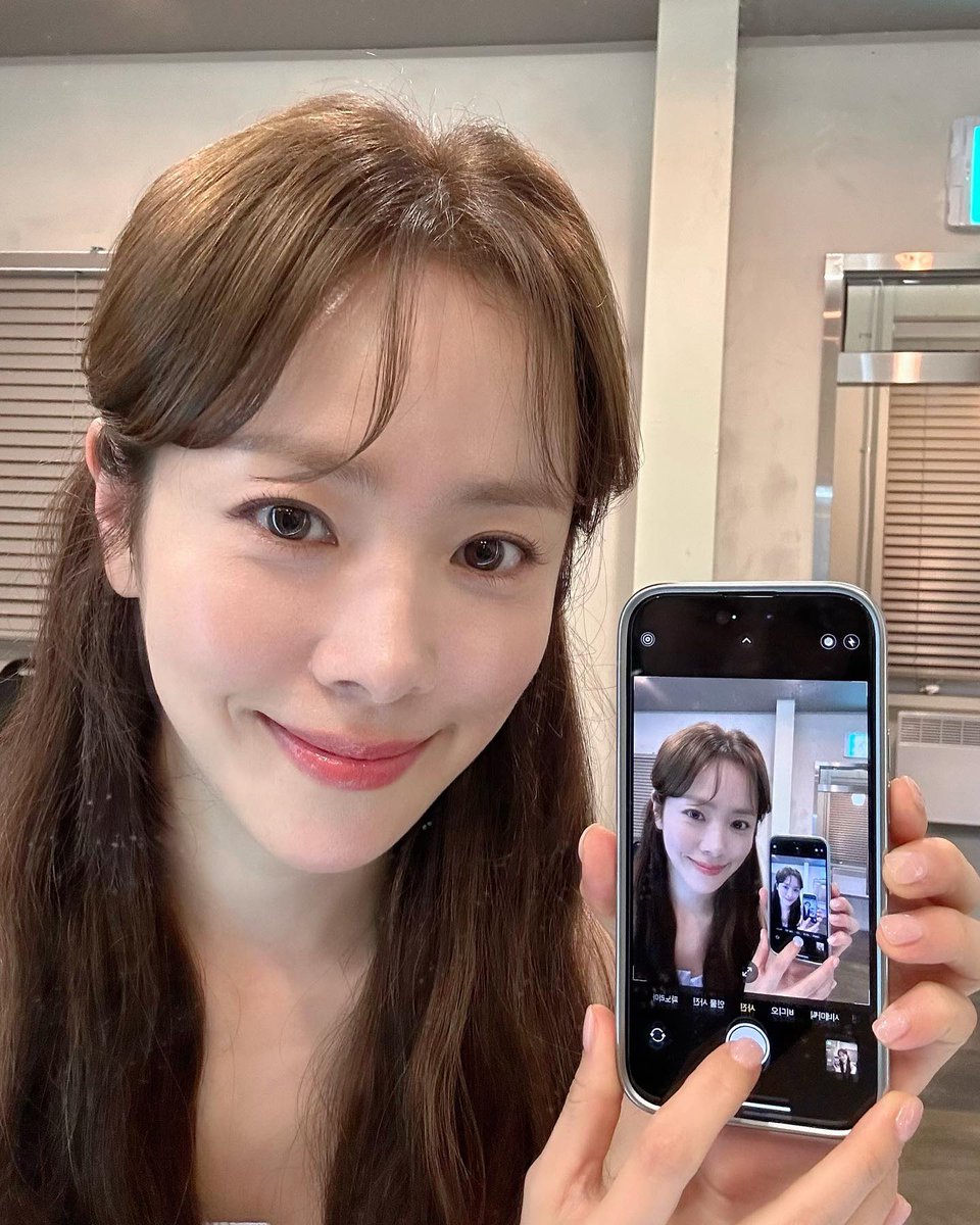 loverdramas's tweet photo. 한지민 거울셀카 본 순간 언어능력 상실 https://t.co/aevNkXxaJz