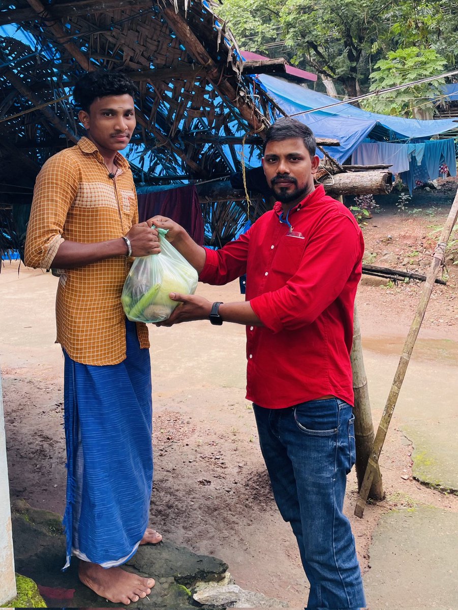 sfcnilambur's tweet photo. As part of @Suriya_offl Fans @sfcnilambur Area Committee, on the occasion of #Suriya anna's 48th birthday, vegetable kits were distributed to 20 families of Nedunkayam tribal 

#HappyBirthdaySuriya  #KanguvaFirstLook
@rajsekarpandian @SuriyaFansClub @AKSFWA1 @SFCMalappuramDT https://t.co/qPW87wf6f2