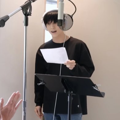 kstar_outfit's tweet image. 🩵230721 TXT 수빈
유튜브 TXT 공식 채널
티셔츠_문수권세컨[MSKN2ND] / 드림 이즈 노웨어 긴팔 오버사이즈 티셔츠 블랙

mskn2nd.com/product/detail…

#투바투 #투바투패션 #수빈패션 #셀럽패션 #아이돌패션 #투바투손민수 #수빈티셔츠