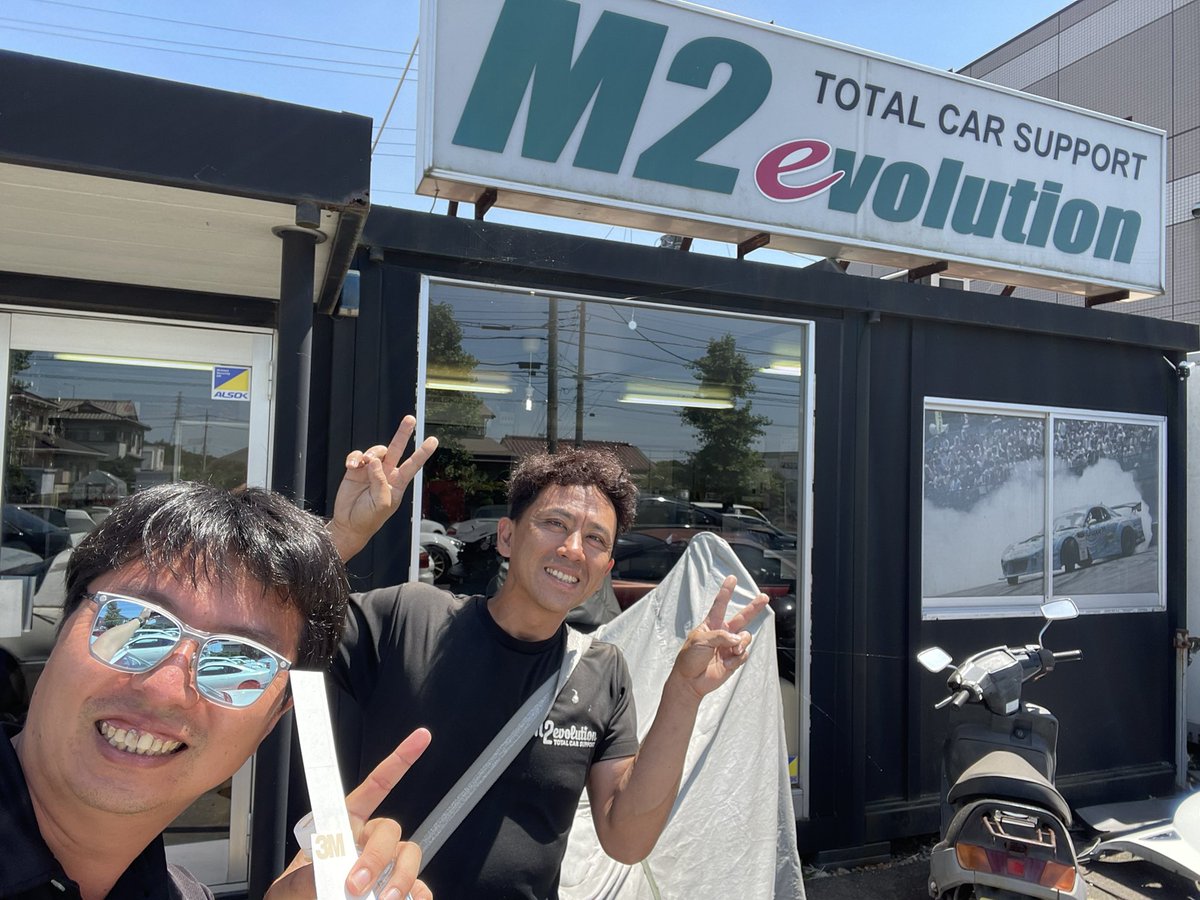 yossykato55's tweet photo. 借り物競走で、昨日まで同じ場所にいた松井サンのお店へ。。
週末のウラ話も交えつつ……🤭

では、葉山タウンへ🚗💨💨

#M2E 
#M2evolution https://t.co/7vyZHpyJKH