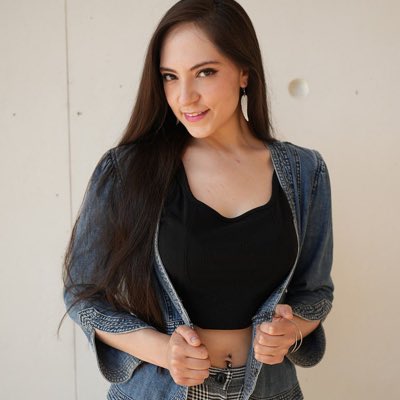 EvaLilian's tweet photo. #NuevaFotoDePerfil https://t.co/BDJD2QIP1T