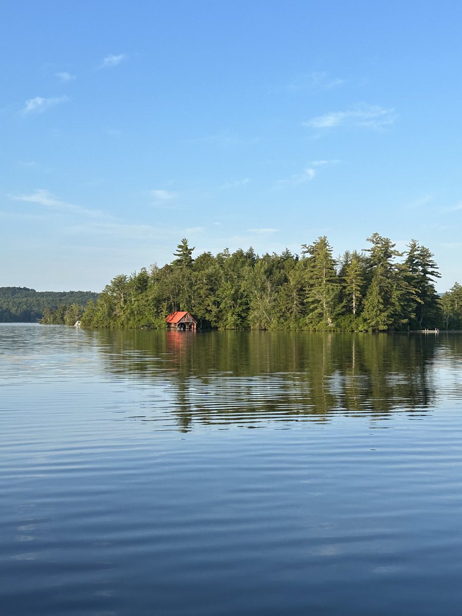 BMFallon's tweet image. ⁦@myWinnipesaukee⁩ Happy Monday morning!