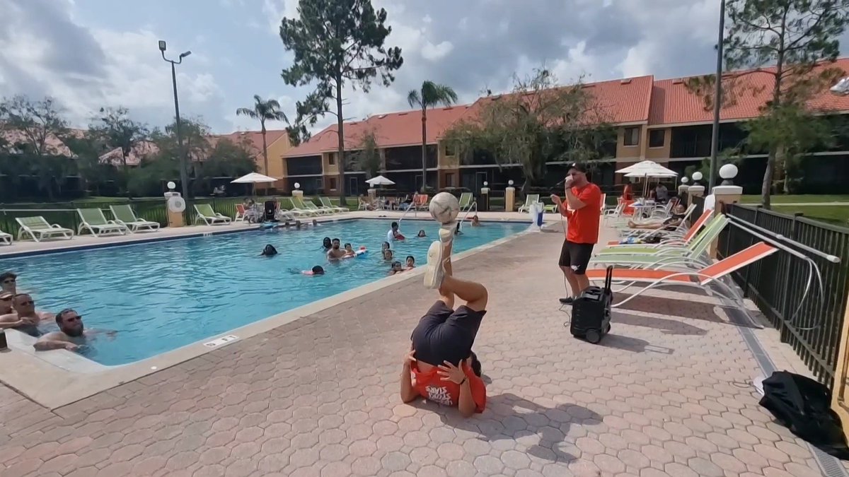 SBX's tweet image. Some great snaps from poolside entertainment 👌 

#familyfun #entertainment #Sports