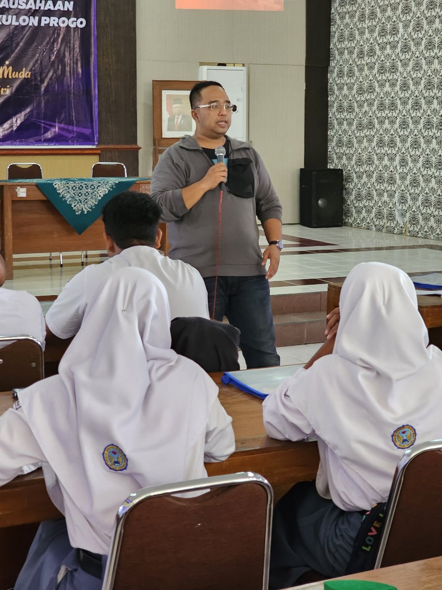 Mie_Goyeng's tweet image. Sukses adek adek kulonprogo ..  jadilah terbaik versi diri kalian .. 

#muhammadhelmirakhman #kulonprogo