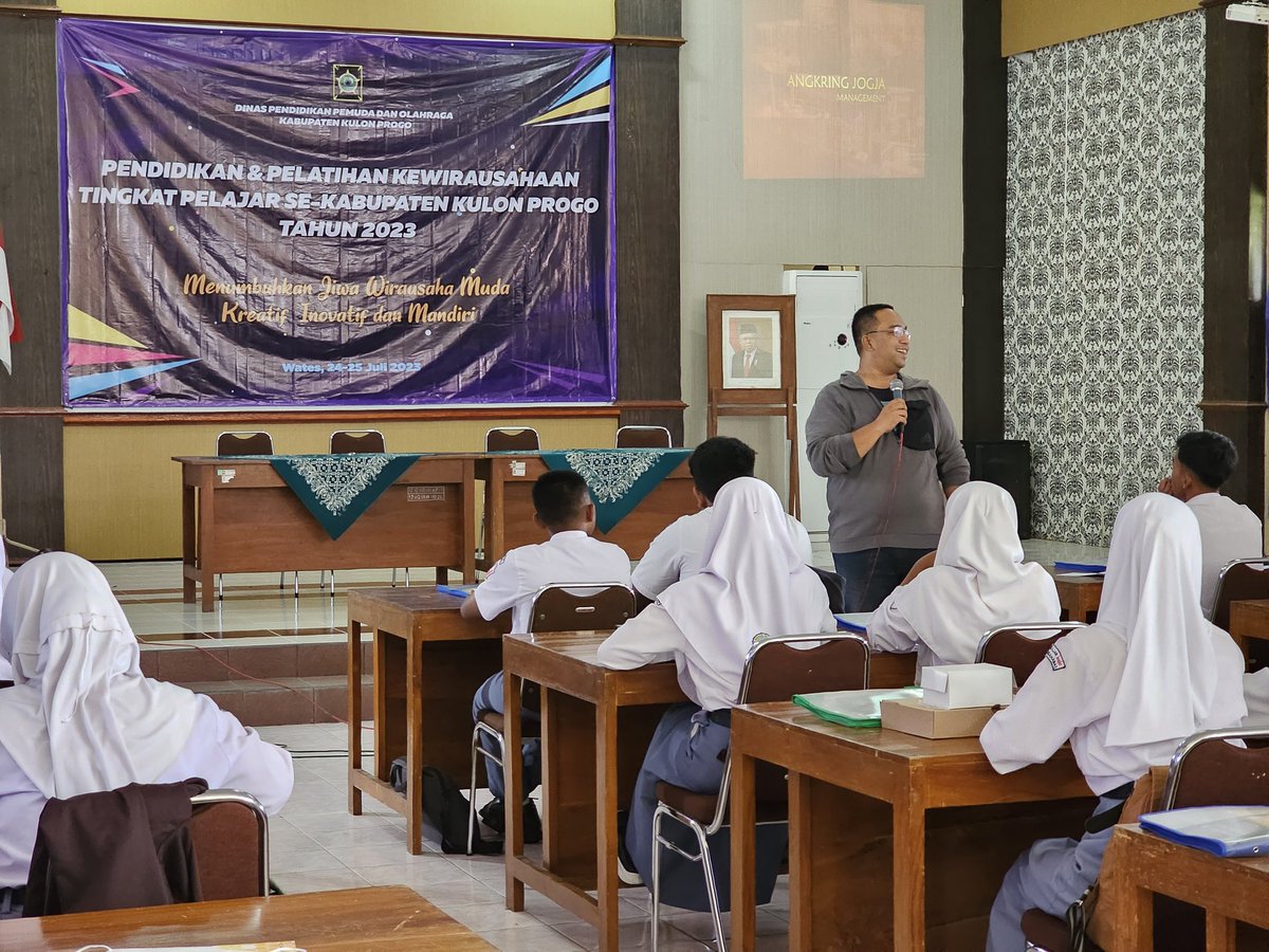 Mie_Goyeng's tweet image. Sukses adek adek kulonprogo ..  jadilah terbaik versi diri kalian .. 

#muhammadhelmirakhman #kulonprogo