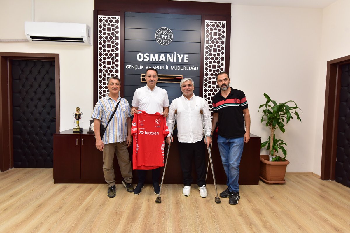 <a href="/tbesforgtr/">Türkiye Bedensel Engelliler Spor Federasyonu</a> Başkanı Alpaslan Erkoç, Gaziantep Engelliler Spor kulübü Başkanı Ramazan Taşkın, Osmaniye 7 Ocak Bedensel Engelliler Spor Kulübü Başkanı Derviş Arslan İl Müdürümüz Sedat Acar'ı makamında ziyaret etti.