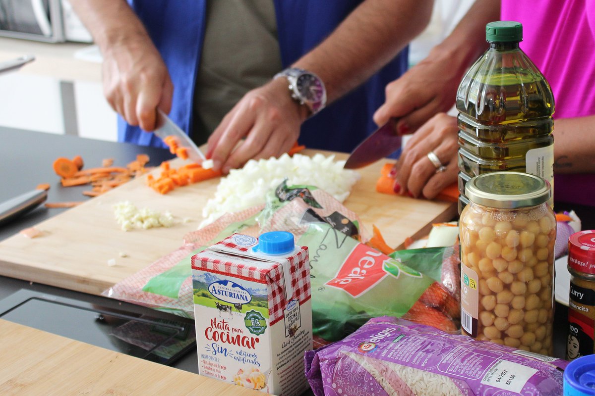 Según el Informe sobre el Desperdicio Alimentario en #España en 2022🇪🇸🚮, en 1 de cada 3 hogares ya no se desperdician alimentos. 

Aún así, es continuar trabajando para que estas cifras aumenten⬆️. 

¿Quieres el recetario de nuestros talleres?🤗

#Bancodealimentos
#Sevilla