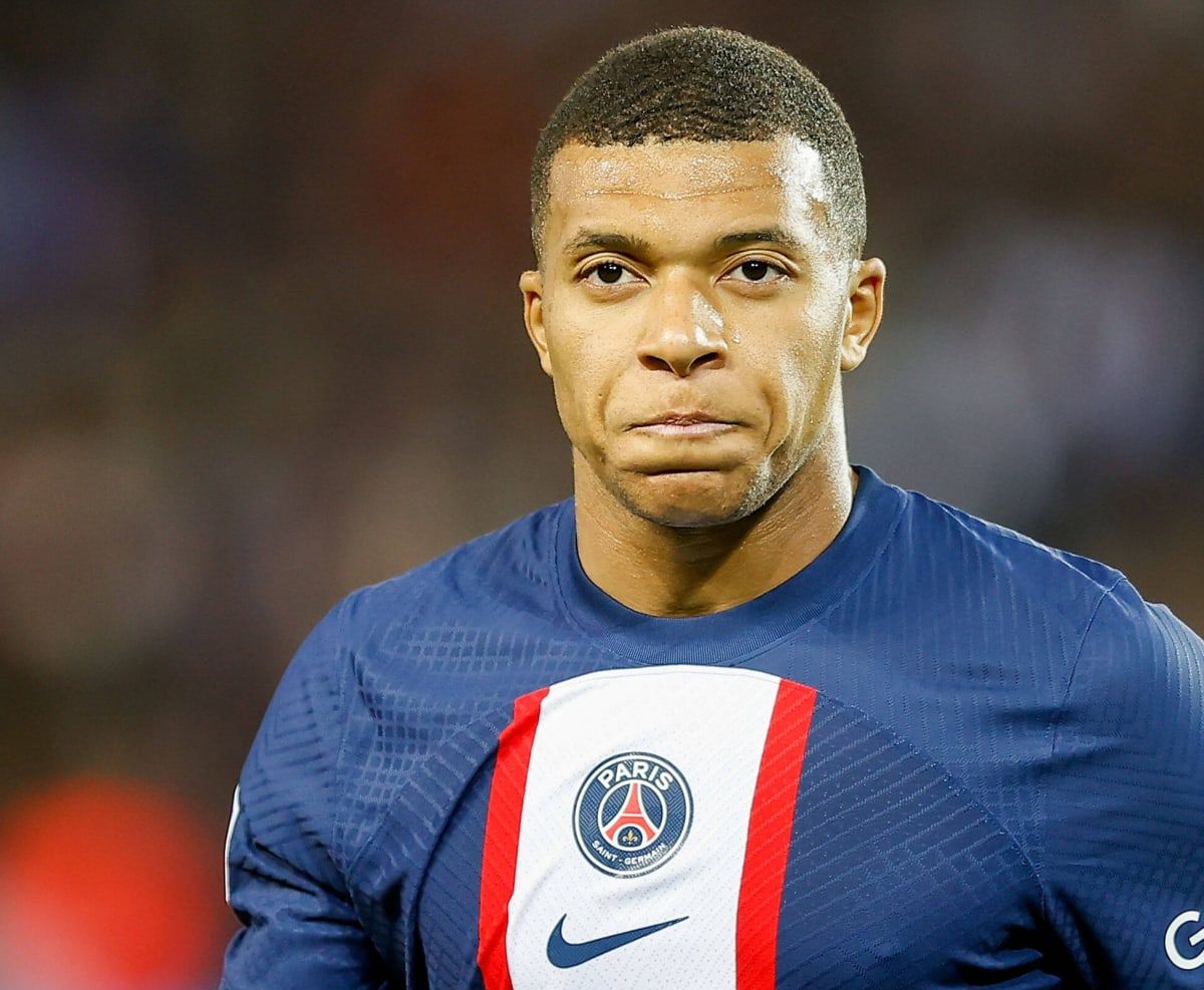 A oferta astronómica do Al Hilal por Mbappé, avança <a href="/jamesbenge/">James Benge</a> 

-300M€ para o PSG
-700M€ ano para Mbappé
-Se o francês quisesse, iria livre para o Real Madrid em 2024

😱😱