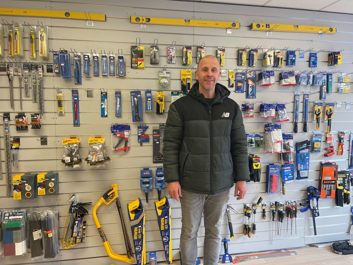 Got a screw loose? Head over to @AXFixings in #Maesteg for all your DIY supplies and advice #spendsummerinyourtowncentre #shoplocal