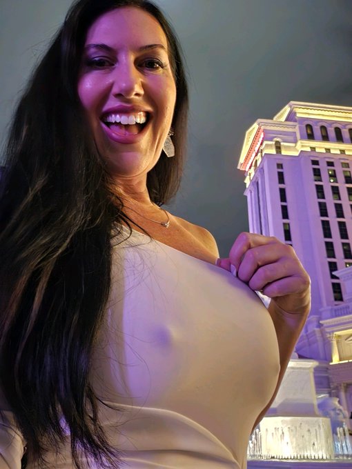 I got into Vegas yesterday.😈 If you are not on my Onlyfans or Premium Snapchat, you are already missing<a href="/tag/tallgirlproblems"class="tags"><span>#tallgirlproblems</span></a>