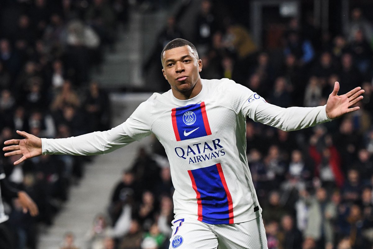 BarcaUniversal's tweet photo. ❗Barça and PSG will meet today to discuss Mbappé's signing. Barça could include several players in the deal to lower his price.

— @Tanziloic https://t.co/ugkuzo6VL3