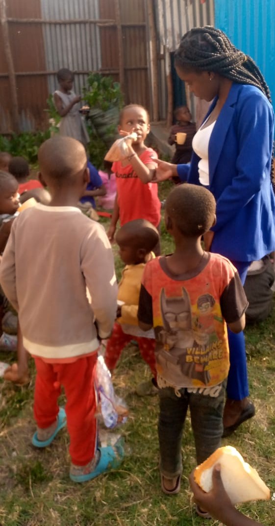 CrimeSiPoaKenya's tweet photo. Teaching kids on leadership which involves a balance of strong character, emotional intelligence & effective communication helps them develop life skills & become responsible individuals. This was our main topic during our #UjiSato in Ruiru
#CSPonthemove
@Global4Children https://t.co/CGZx6jNNc3