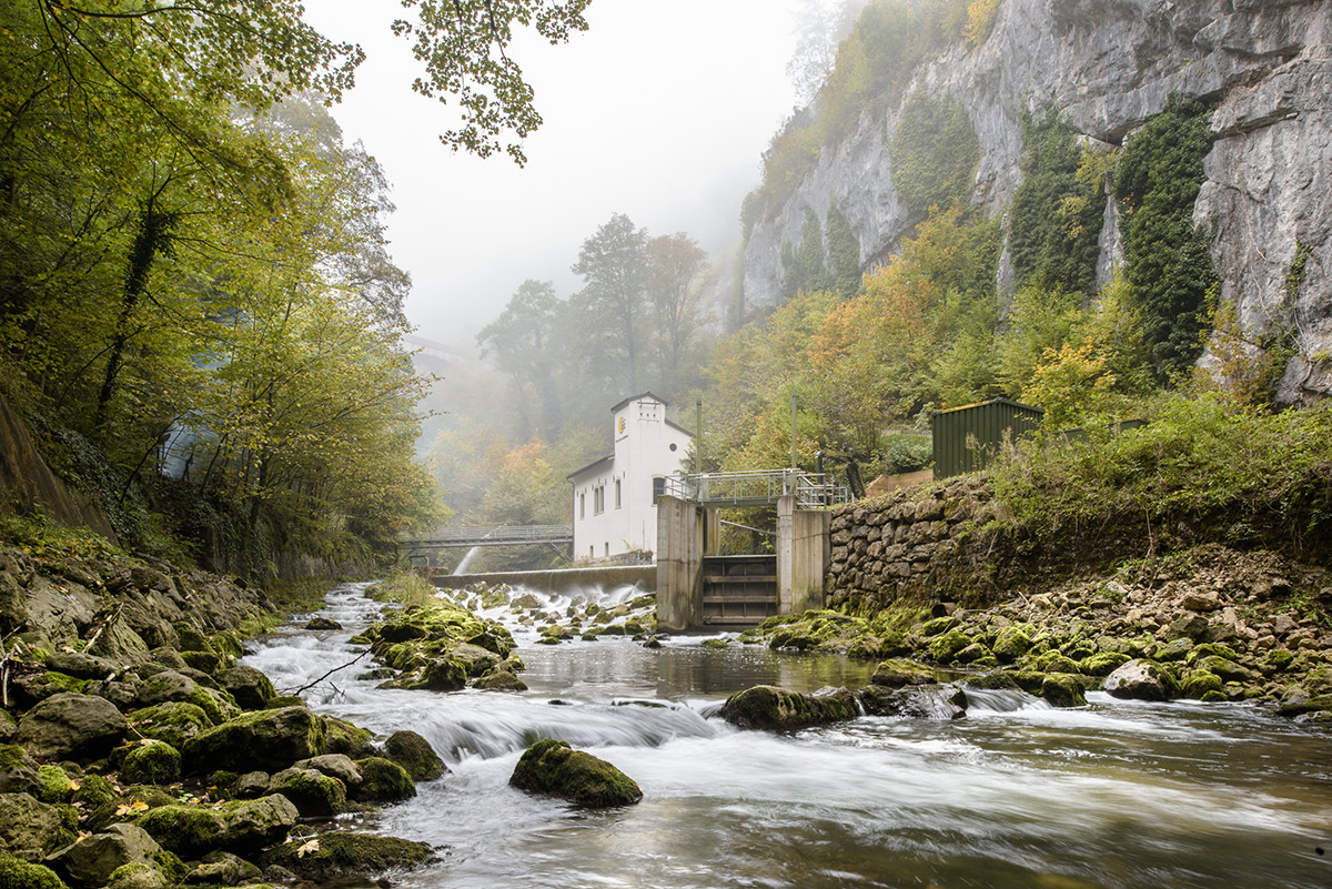 Openhouse im Kleinwasserkraftwerk Taubenloch.
Erfahre auf dem Weg durch die Taubenlochschlucht alles zur Wasserkraft und zur Produktion von Ökostrom. 
Am Sonntag, 24. September, von 11.00 Uhr bis 17.00 Uhr.
Das Team vom ESB freut sich auf deinen Besuch!