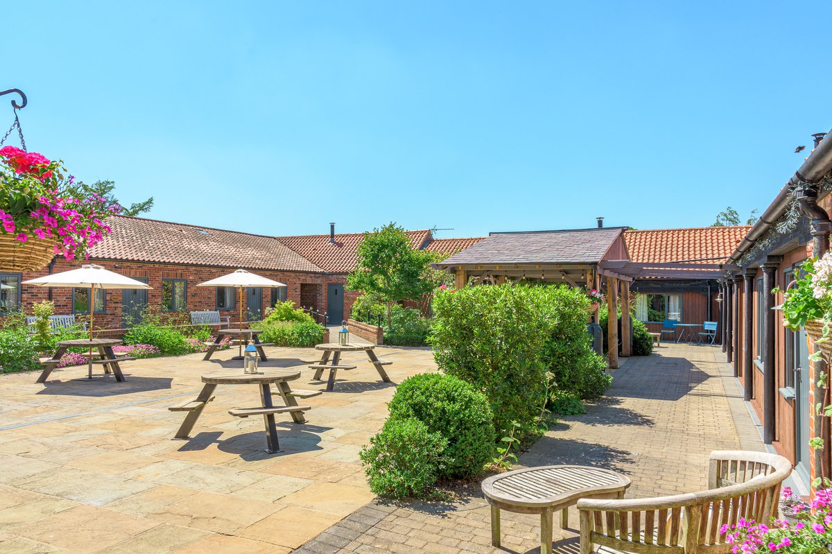 ⭐Elms Farm Cottages Late Availability ⭐
Midweek 24th - 28th July.
Midweek 14th - 18th August.
Midweek 21st - 25th August.
1st - 4th September.
1st - 8th September.
8th - 15th September.

🛏 Sleeps 1-31
theholidaycottages.co.uk/Lincolnshire/6…

#Availability #SummerGetaway #HotTub #Lincolnshire