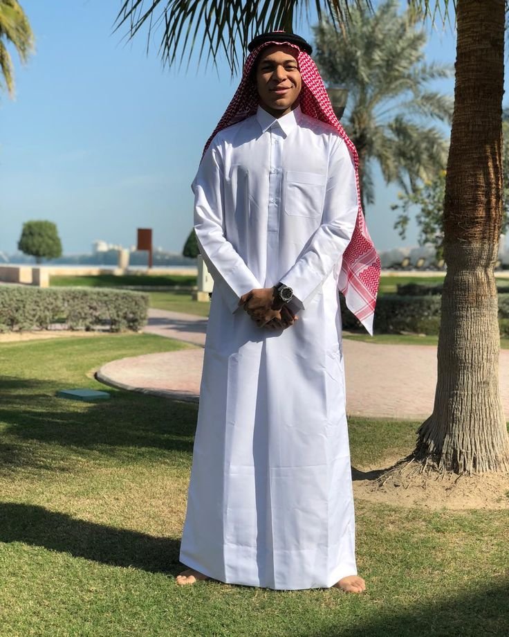 FaktaSepakbola's tweet photo. 🚨🤑 Dilansir dari @jamesbenge (CBS Sports), pihak Al-Hilal siap memberi gaji €700jt setahun untuk Kylian Mbappe. Setelah 1 tahun di Al-Hilal, Mbappe bisa pindah ke Real Madrid di tahun 2024.

Rp11 triliun 678 miliar / tahun.
Rp973 miliar / bulan.
Rp32 miliar / hari.
Rp1 miliar 350 juta / jam.
Rp22,5 juta / menit.
Rp375 ribu / detik.