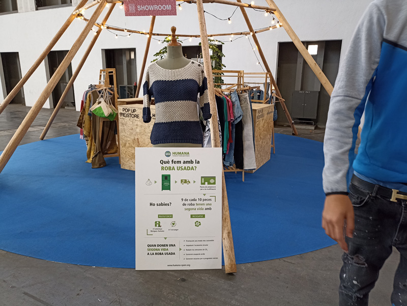 humana_cat's tweet image. Recordem amb orgull com el passat @saloensenyament va acollir un espai destinat íntegrament a la #modacircular 

Organitzat pel #PacteperlaModaCircular i @residuscat

Hi vam participar amb la cessió de #robausada i una xerrada

▶️humana-spain.org/?&amp;amp;lang=cat