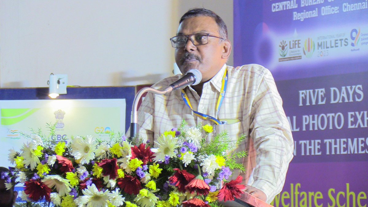 CBCCHENNAI_MIB's tweet photo. Sh. R. Ravi, Senior Branch Manager, @LICIndiaPolicy  of India delivering special address at the inaugural session of 5 day Multimedia exhibition organised by @CBCCHENNAI_MIB  at Corporation marriage hall, Erode #DigitalIndia #SkillIndia #Insuranceschemes @CBC_MIB @DDNewsChennai https://t.co/k72dKwZR4j