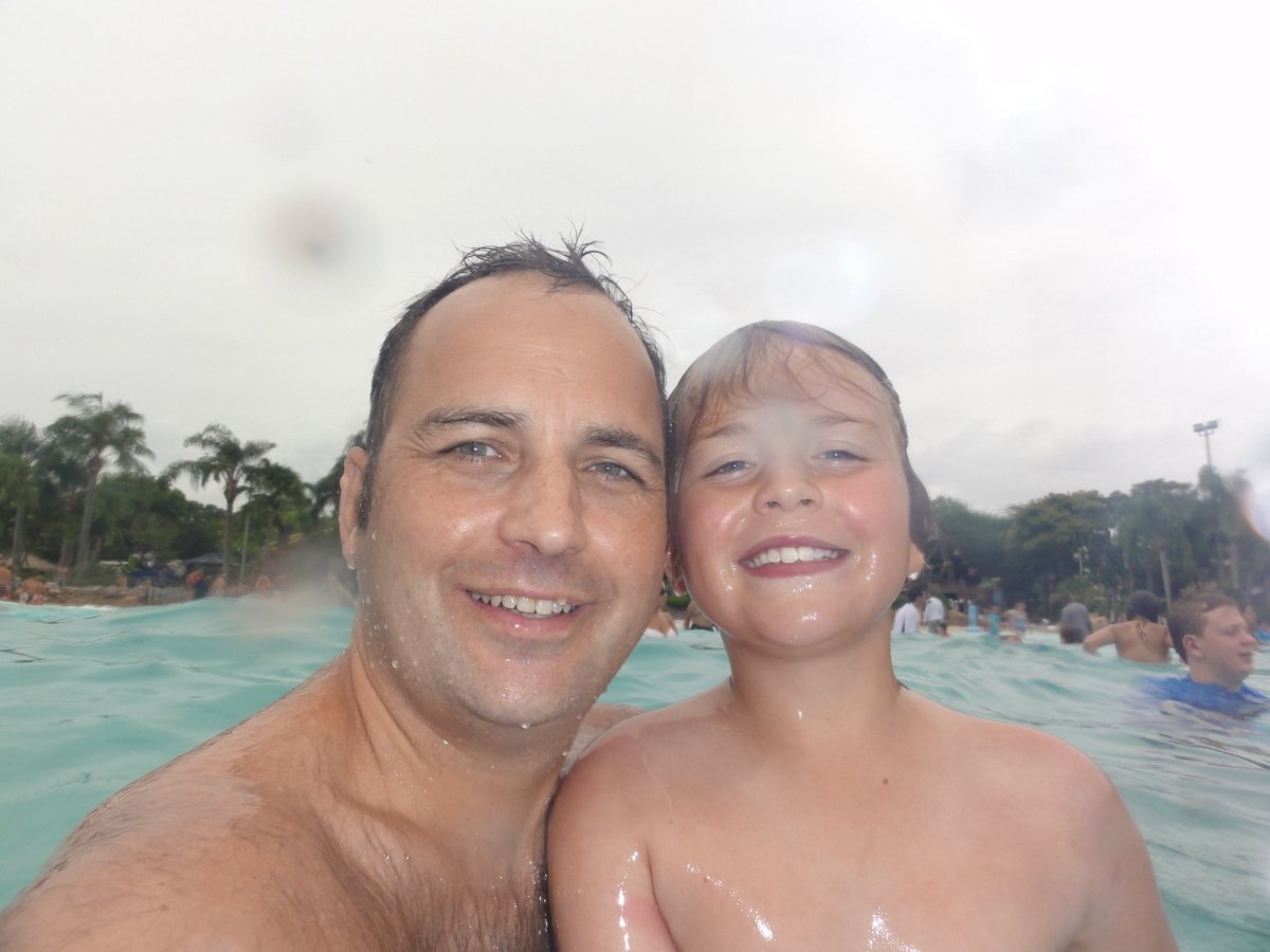 Four years, four very long years without you. 
Still doesn’t feel real that you’re not with us anymore and never will.

I love you Lewis ❤️