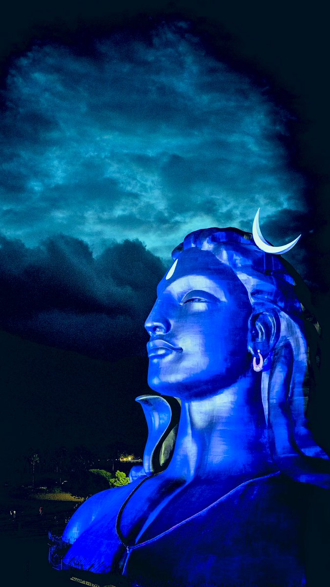 @DailyHaiku575 #Adiyogi shows the way
casting the blue Cosmic net
The blue clouds soar 

#DailyHaiku 
#HaikuColourChallenge 🔵
#IshaYogaCenter #IshaYoga