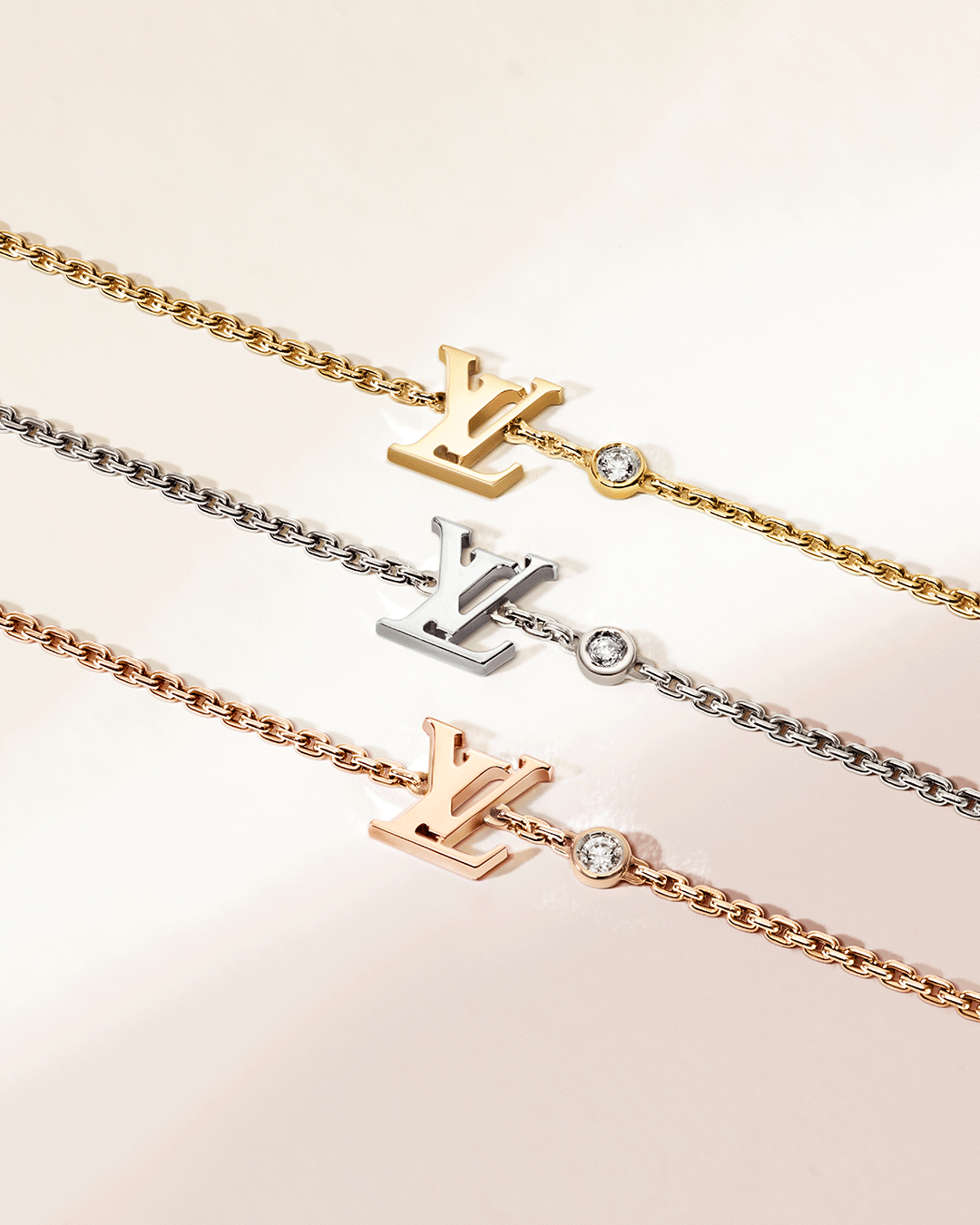 Discover Louis Vuitton Idylle Blossom bracelet, 3 golds and