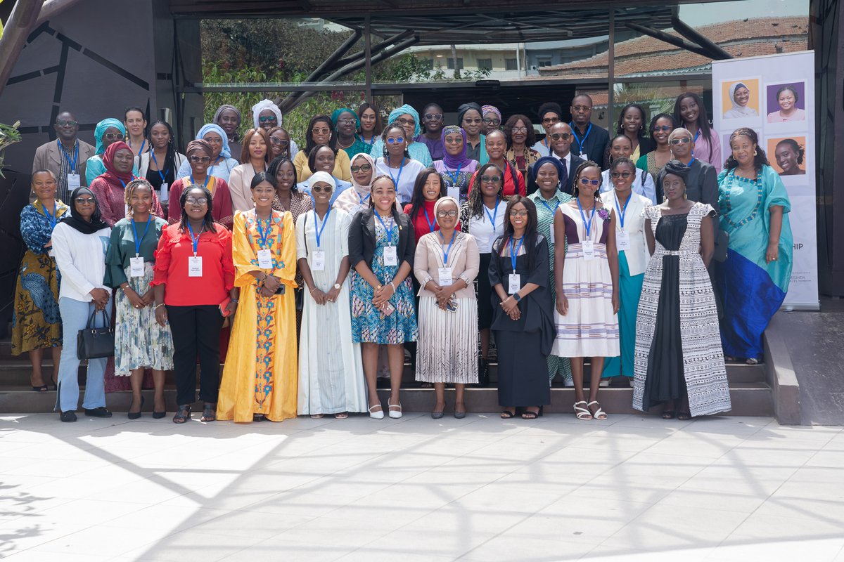 .@WeAreOwla a été officiellement lancé à Dakar, au Sénégal le 2 mai 2023 marquant une étape cruciale dans le renforcement du leadership des femmes en Afrique de l’Ouest francophone.
Consultez cet article : bit.ly/3q1YRhr pour en savoir plus sur la cérémonie.
#OWLA2023