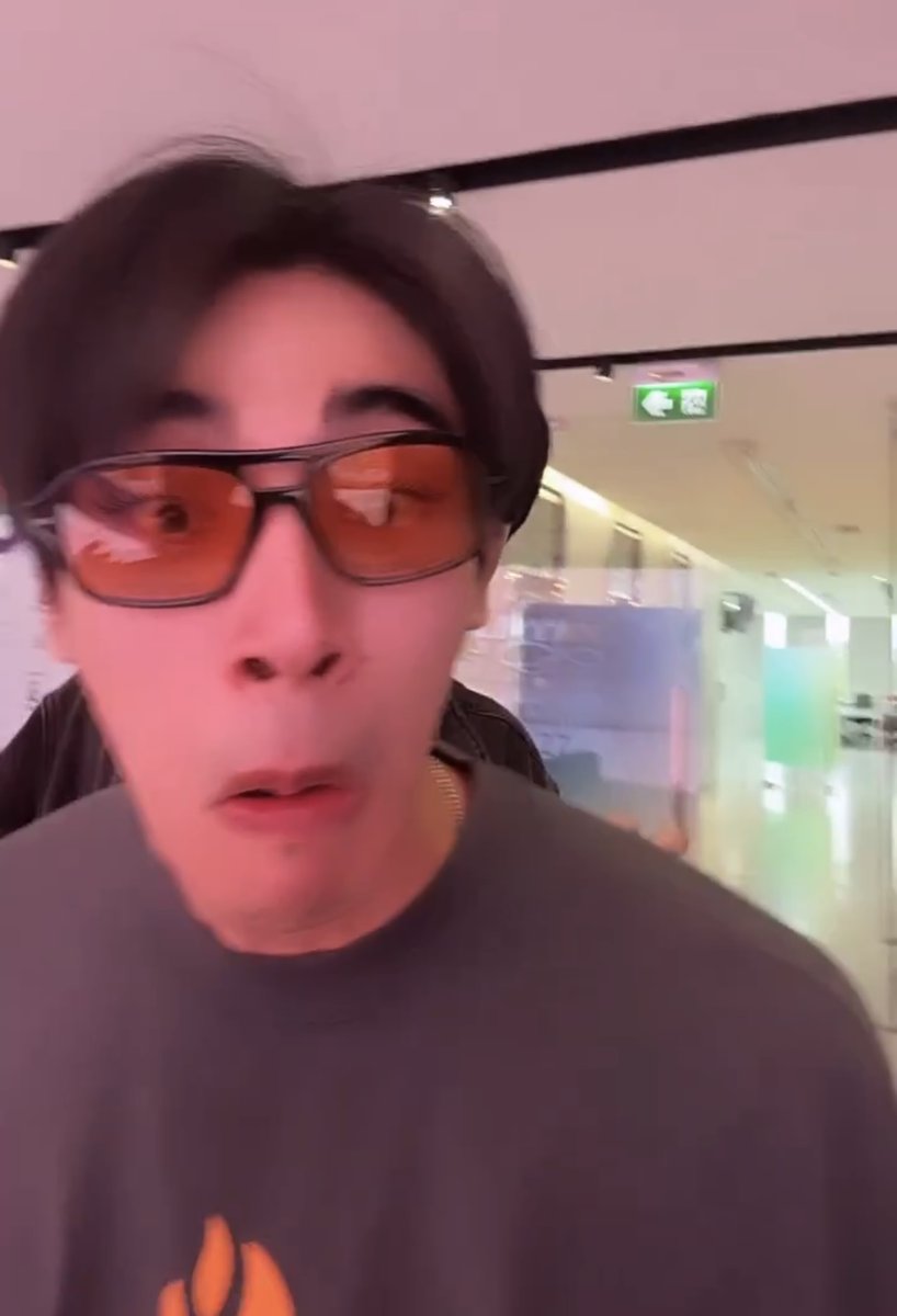 ForPoompps's tweet image. เค้าหล่อ แต่เค้าก็แปกด้วยเหมือนกัน🙀
#Poompps #SnapProject