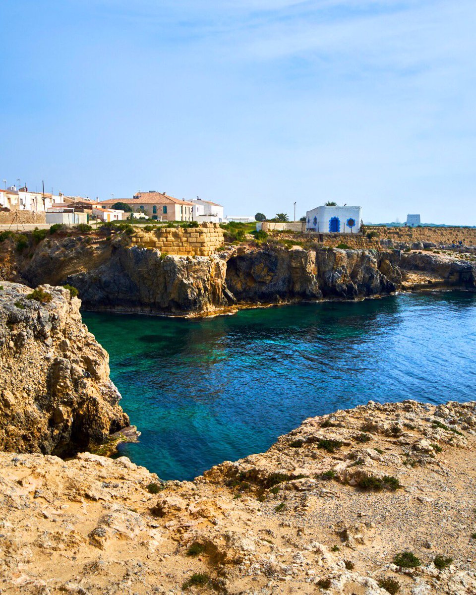 costablancaorg's tweet image. 🤿🐠 Sumérgete en el misterio de las cuevas marinas de la #CostaBlanca.
Descubre un mundo lleno de belleza entre aguas cristalinas 🐟 Algunas que debes conocer:
📍 Cova dels Testos #Benitatxell
📍 Cova Tallada #Xàbia
📍 Cova dels Arcs #Benitatxell
📍 Cova del Llop Marí #Tabarca