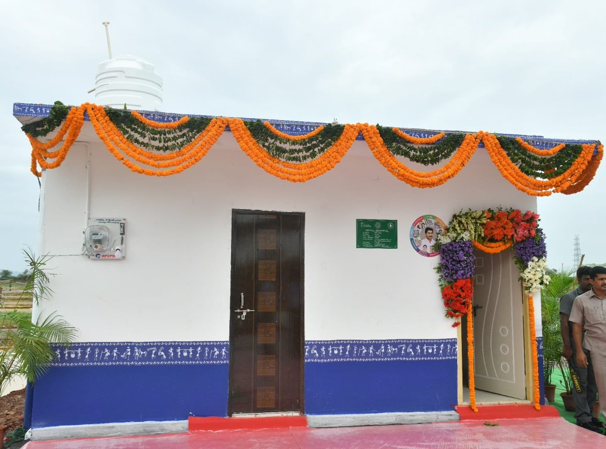 charanabc3's tweet photo. #YSRJaganannaColonies https://t.co/5E3Pn7ctn1