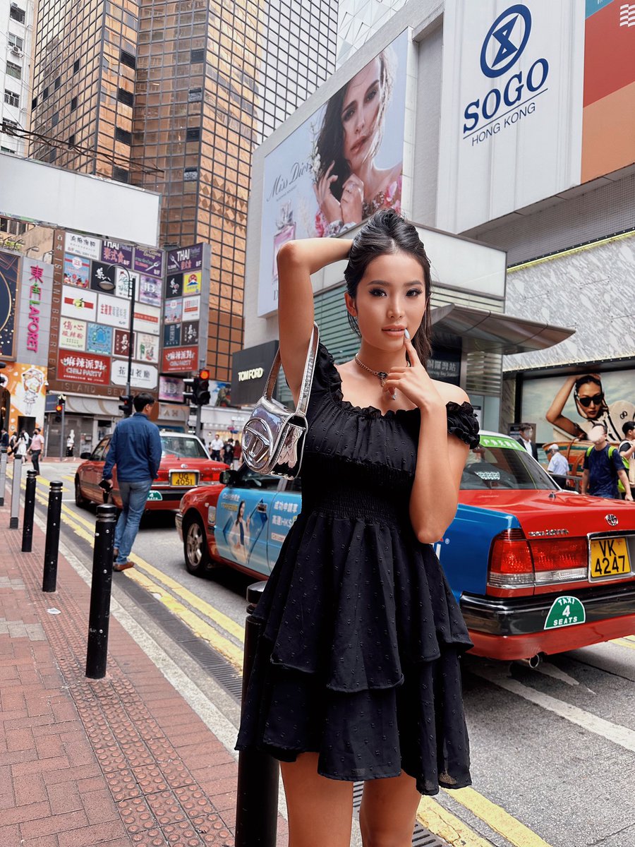 Shopping 🛍️ time and 🔞 in my lovely HK ❤️ https://t.co/6rRLMQe1j3