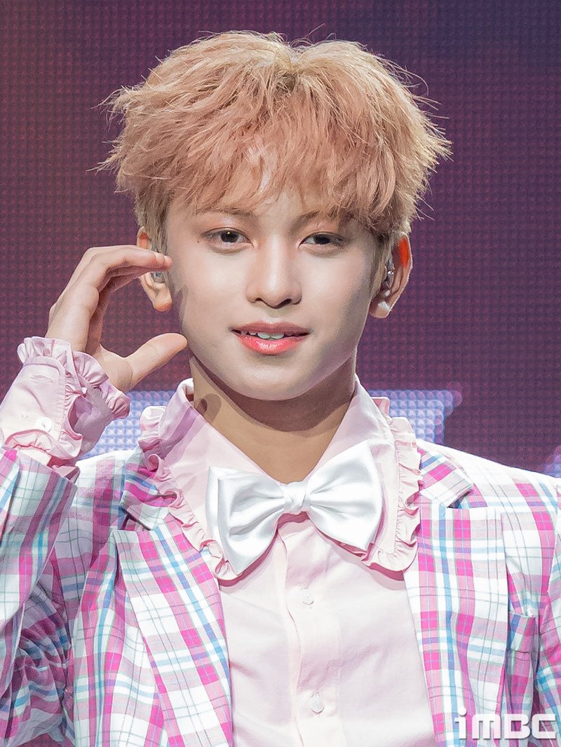 imbcenews's tweet photo. 호라이즌 마커스, '막내미 뿜뿜' #호라이즌 #HORI7ON #FriendSHIP #프렌드십 #마커스 [iMBC 직찍 5장]

⬇️Click Plz⬇️
https://t.co/TeK3XTIz7w https://t.co/euIU0A5i2f