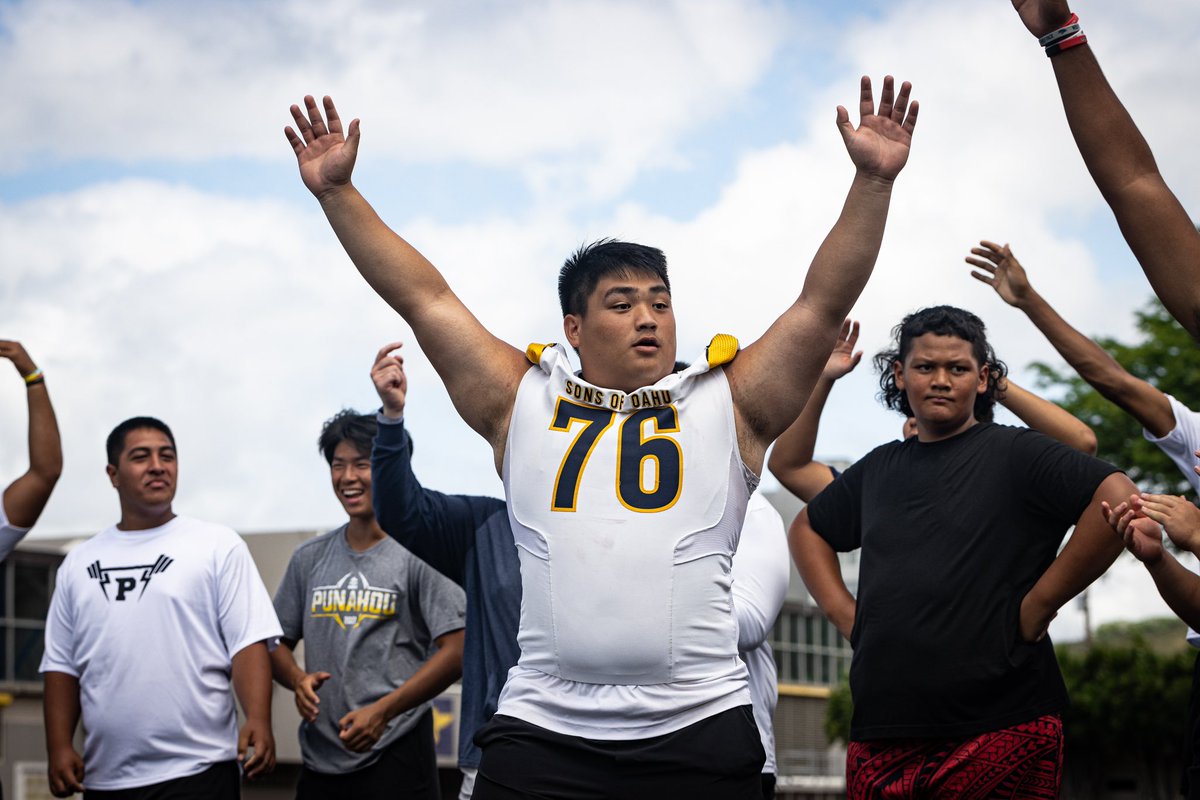 Punahou Football tweet media