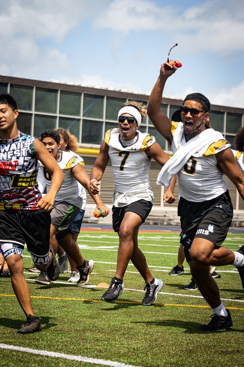 Punahou Football tweet media