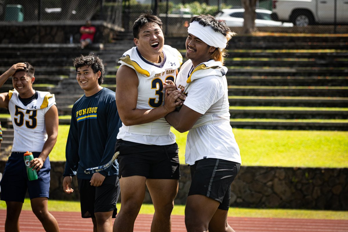 Punahou Football tweet media
