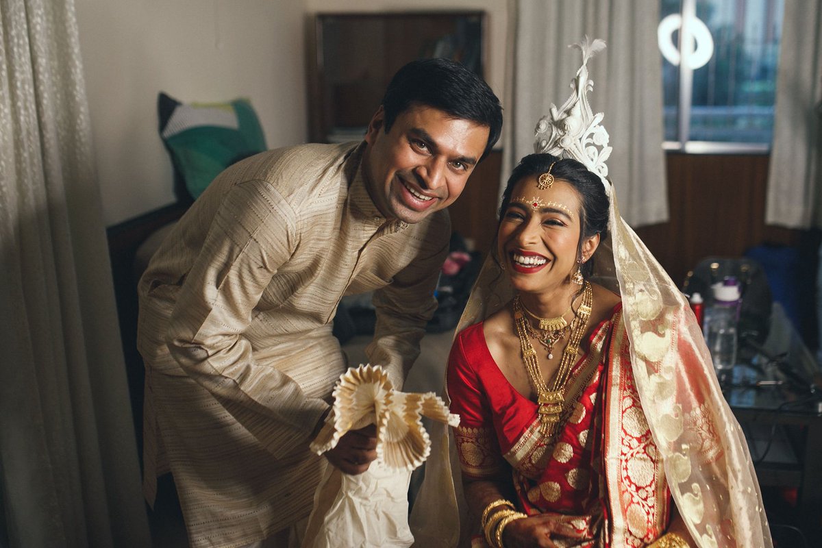 vinayaravind's tweet image. Periodic reminder that I shoot weddings. These are pictures from a wedding I shot in Kolkata some months ago. If you're getting married and like these pictures (insta in bio) and prefer a low-key documentary style, drop me a DM. Would appreciate some retweets also, thank you!