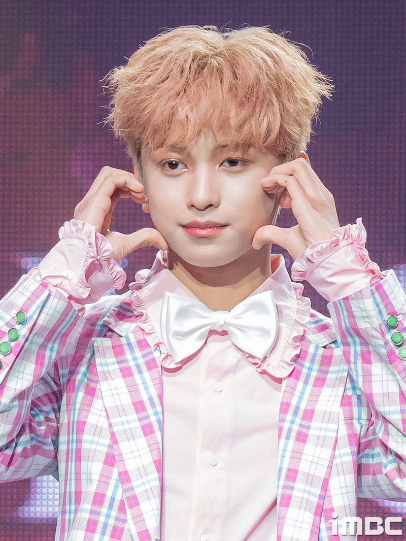 imbcenews's tweet photo. 호라이즌 마커스, '막내미 뿜뿜' #호라이즌 #HORI7ON #FriendSHIP #프렌드십 #마커스 [iMBC 직찍 5장]

⬇️Click Plz⬇️
https://t.co/TeK3XTIz7w https://t.co/euIU0A5i2f