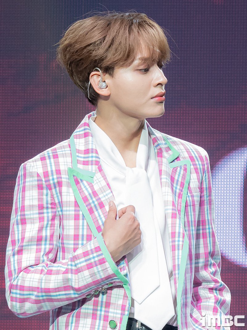 imbcenews's tweet image. 호라이즌 레이스터, '빠져드는 눈빛' #호라이즌 #HORI7ON #FriendSHIP #프렌드십 #레이스터 [iMBC 직찍 5장]

⬇️Click Plz⬇️
enews.imbc.com/News/RetrieveN…