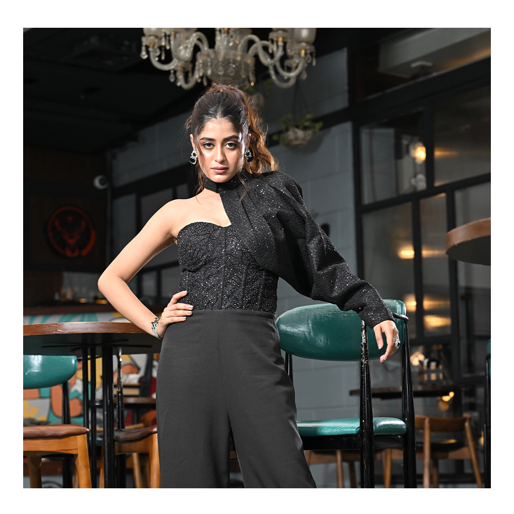 rangoli_india's tweet photo. Embrace the bold attitude with this exquisite black jumpsuit presented by Youve from the house of Rangoli.

#rangoli #youve #fashion #fashionstyle #indianwear #beauty #pret #readytowear https://t.co/TXZEO8mo40