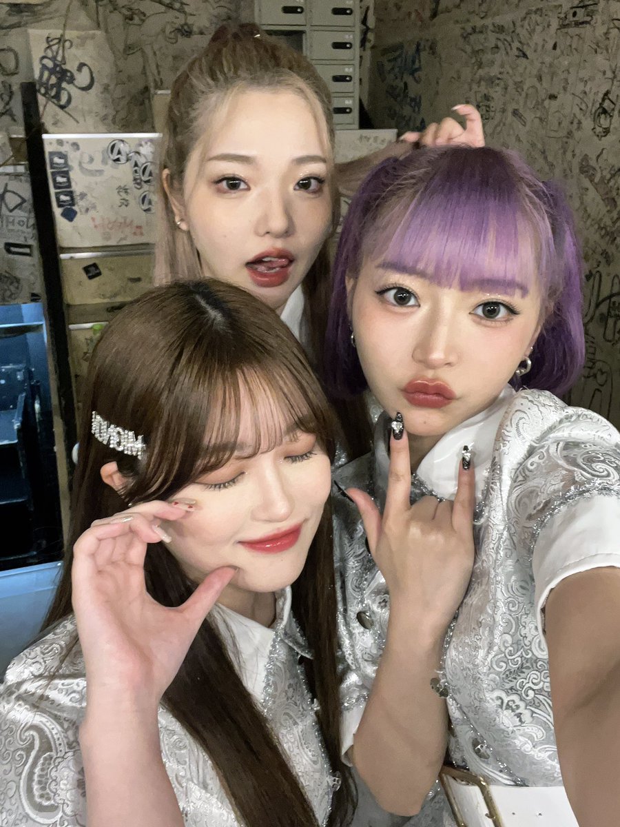 serorikanbouch's tweet photo. 昨日のイベントで久々みんなと会えてお話していっぱいらぶらぶ出来て楽しかったの💜今年の夏はこのさんとﾊﾋﾟｻﾏしよ https://t.co/deyvfCWb2y