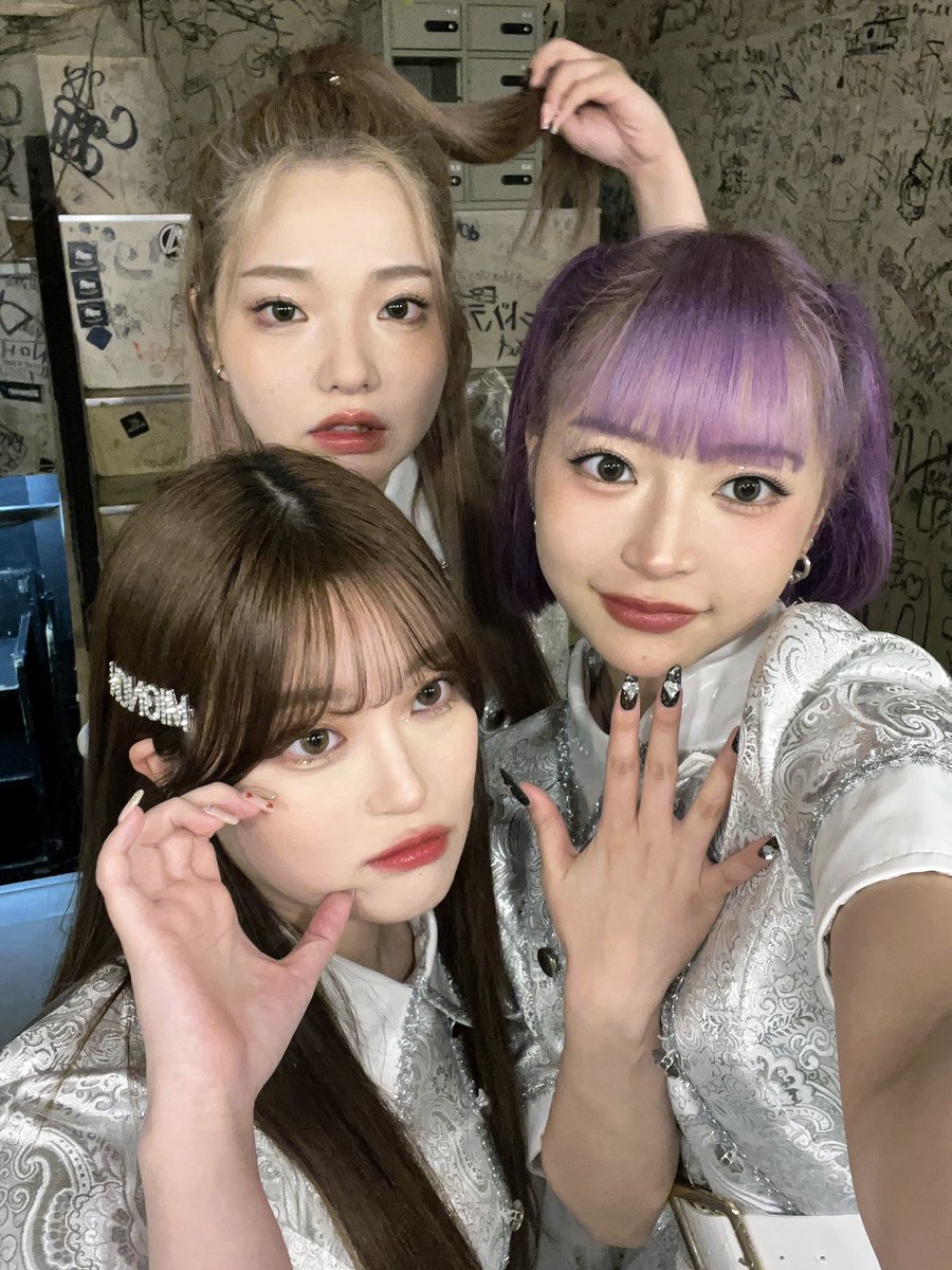 serorikanbouch's tweet photo. 昨日のイベントで久々みんなと会えてお話していっぱいらぶらぶ出来て楽しかったの💜今年の夏はこのさんとﾊﾋﾟｻﾏしよ https://t.co/deyvfCWb2y