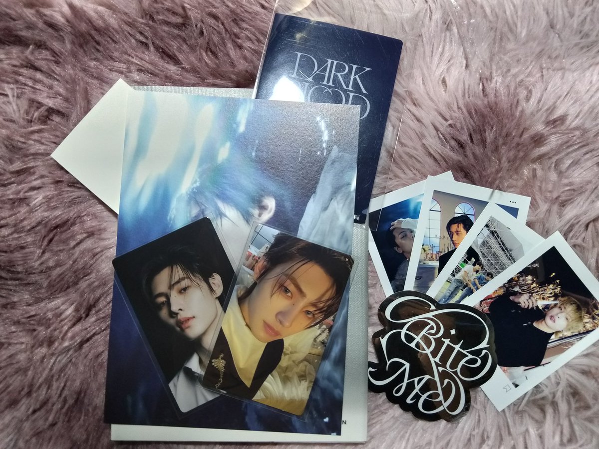 nobilinaaa's tweet photo. #KeibiFeedbacks
i'm so so so so happyy!!! inuwian nako ng aking laloves eme hahaahha. thankyou ate @keibicart
:pero nakakasad din kasi sira ung photobook:( https://t.co/dZ1itBBEF2