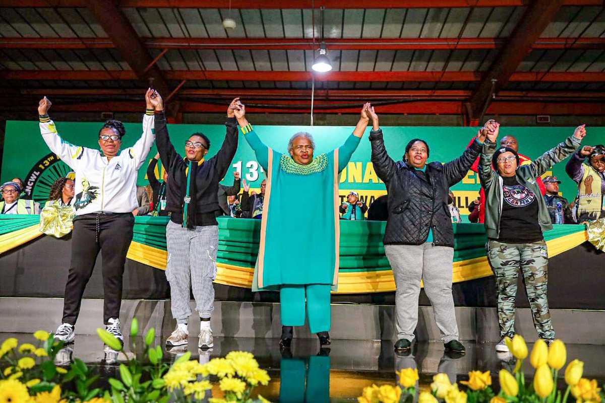 CharlieLanga's tweet photo. Does the anc women's league hate young and healthy women? #BathabileDlamini #SisisiTolashe  #ANCWL. https://t.co/PTzWSe9ihn