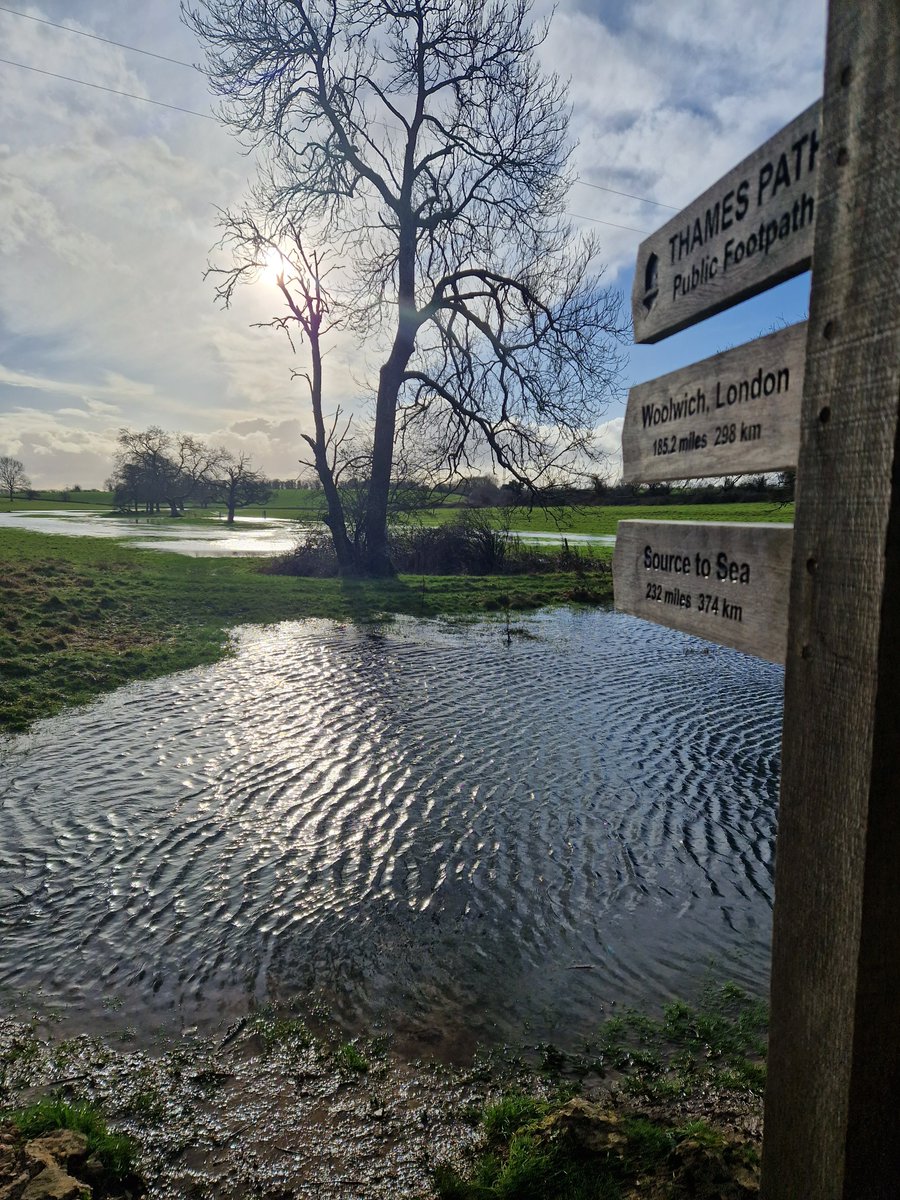 Thames Path National Trail tweet media