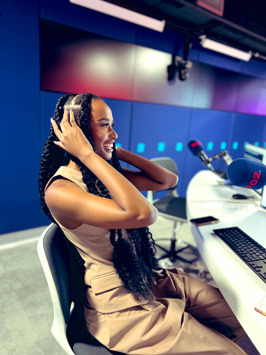 The latest Masked Singer to be #Unmasked - Former Miss Universe @zozitunzi is in studio on #702Breakfast with @bonglez #702Breakfast #MaskedSingerSA #702WalkTheTalk