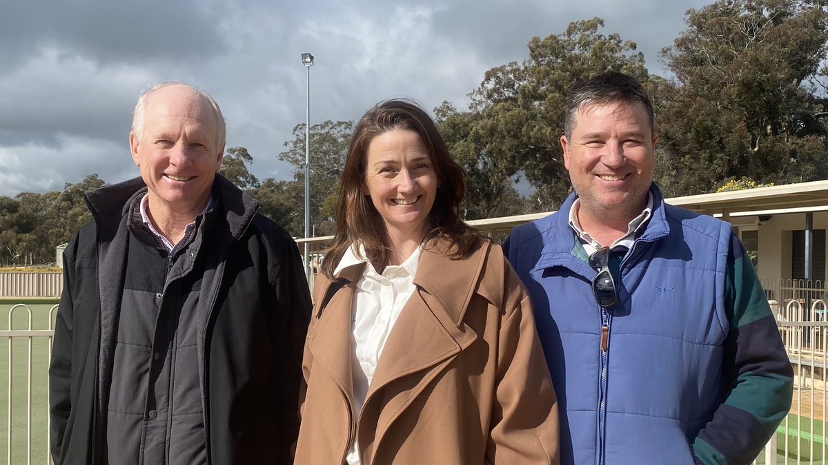 CompassAgAu's tweet photo. Full house for our 2023 AGM. Great day filled with quality presentations from @Holly_Vet, John Edwards, Warren Gray, @CACcornwall and @theGRDC team @warralakin13 @Bezzalenko @nevilljohn.

@ritch_iconag called 2022 the year of lambing rates. CAA averaged 103% and 7 lambs/ewe ha. https://t.co/RbmnnnAeSC